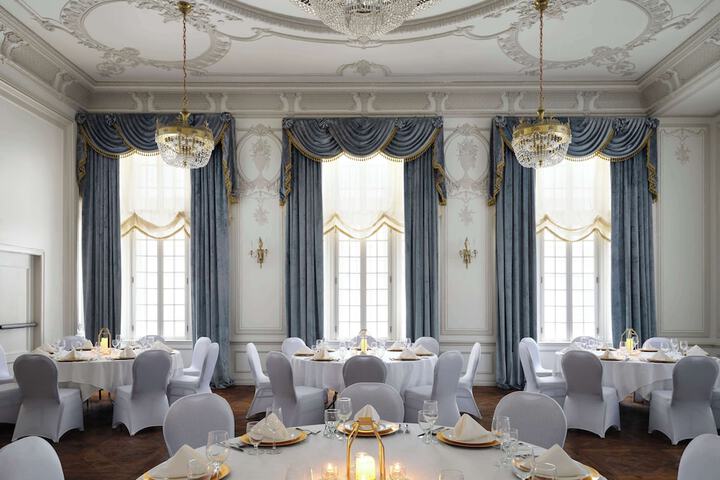 Hotel Phillips Kansas City Curio Collection by Hilton