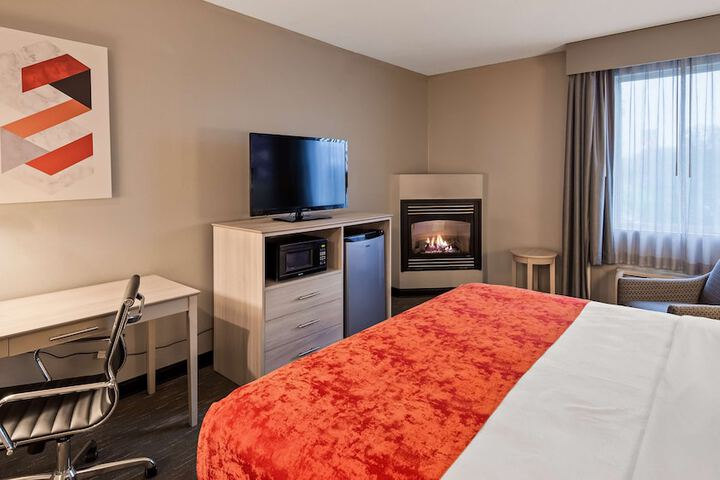 Best Western Plus New Cumberland Inn & Suites