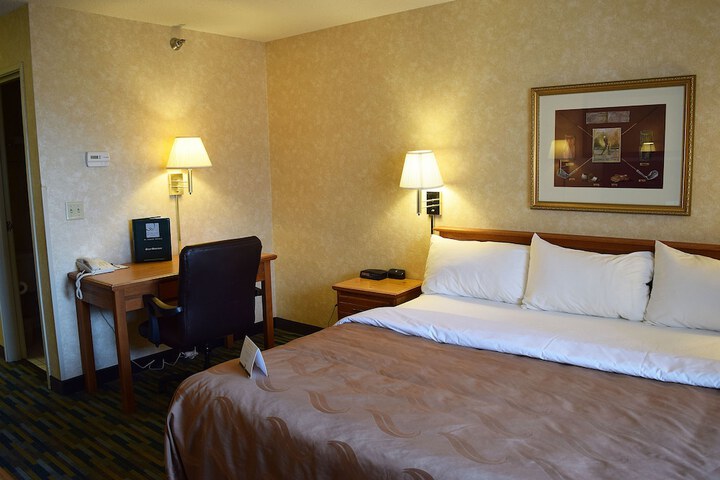 Room 17 of 37