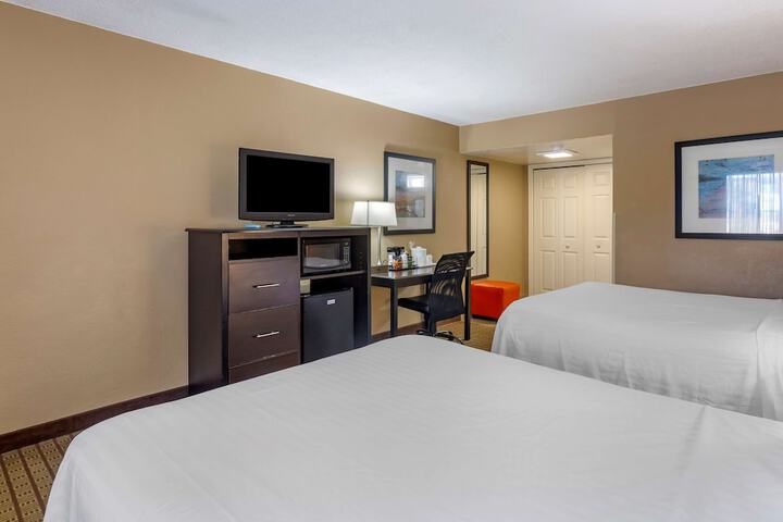 Room 11 of 37