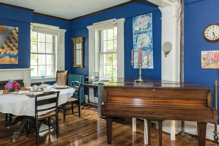 Higganum House B & B