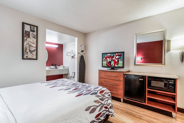 Room 16 of 28