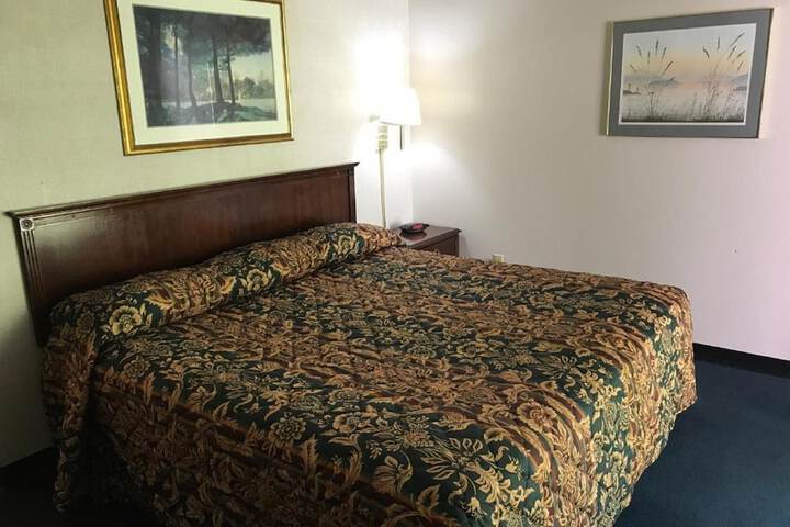 Room 9 of 35