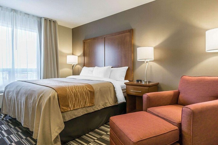 Comfort Inn & Suites Edmonton International Airport