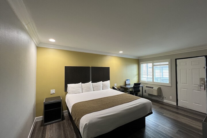Deluxe Inn Hawthorne