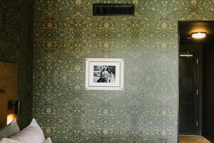 Room 24 of 74