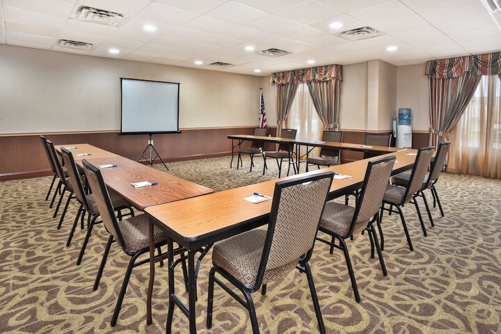 Holiday Inn Express Hotel & Suites Harrington-Dover area DE by IHG