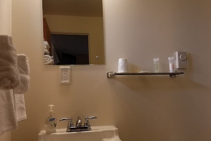 Room 13 of 34
