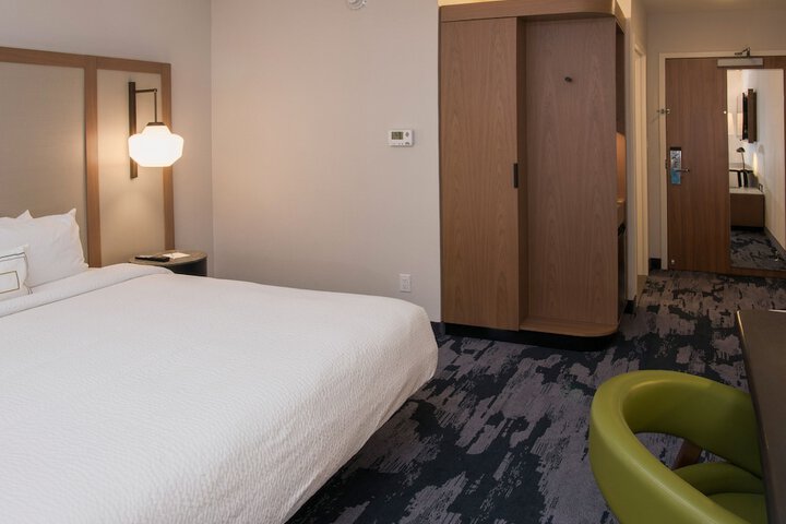 Room 18 of 39