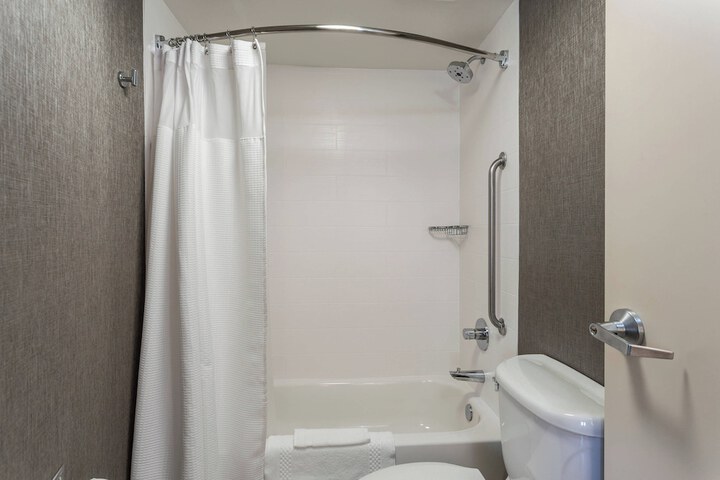 Room 10 of 31