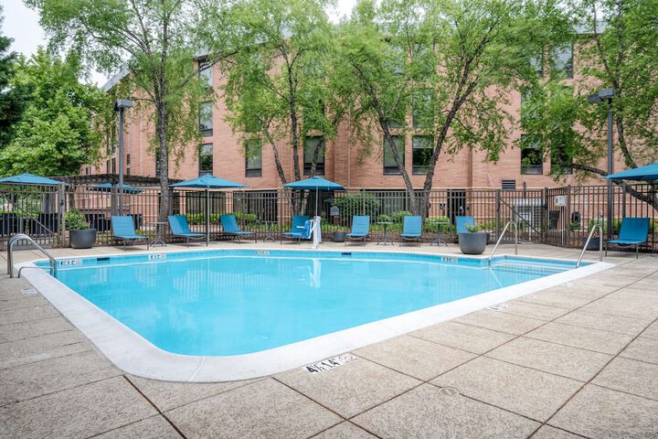 Pool 13 of 68