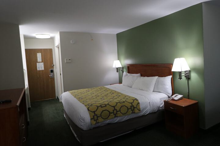 Room 15 of 30