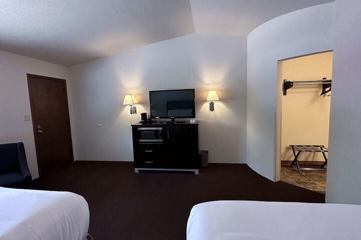 Room 18 of 27