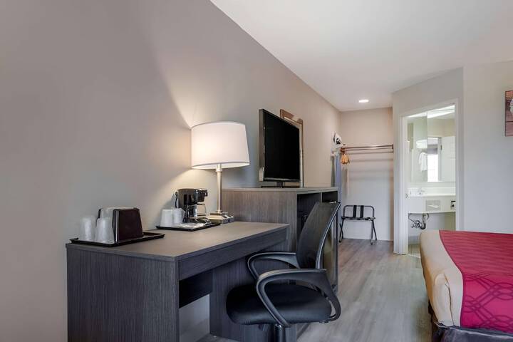 Room 18 of 21