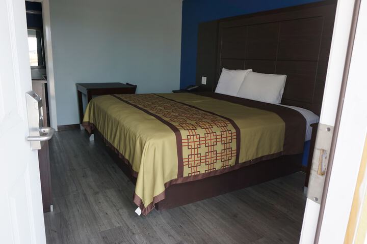 Room 47 of 49