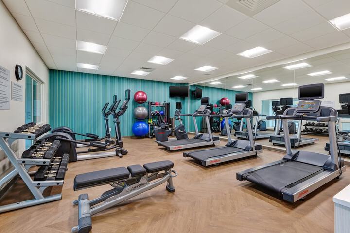 Holiday Inn Express & Suites Eau Claire West I-94 by IHG