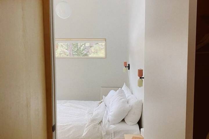 Room 122 of 129