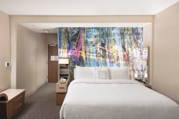 Room 11 of 26