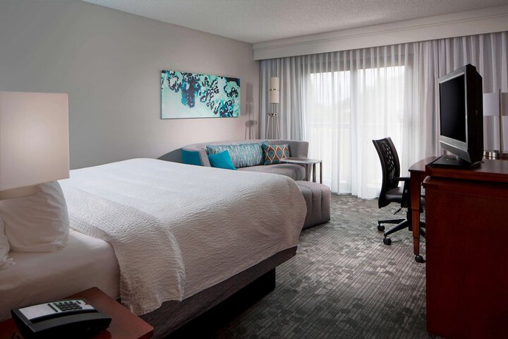Sonesta Select Boca Raton Town Center