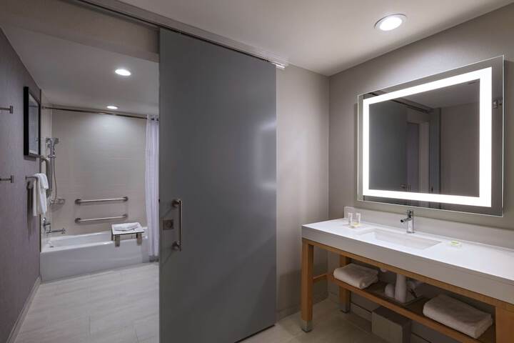 Room 20 of 31