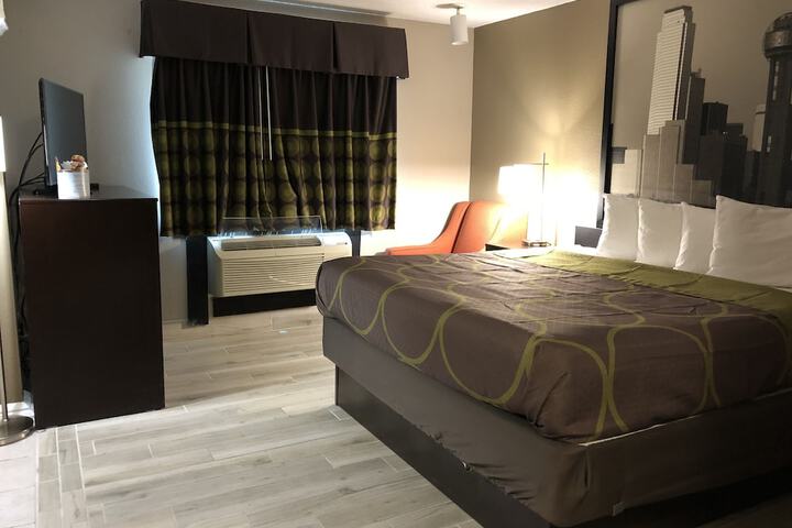Super 8 by Wyndham Bedford DFW Airport West