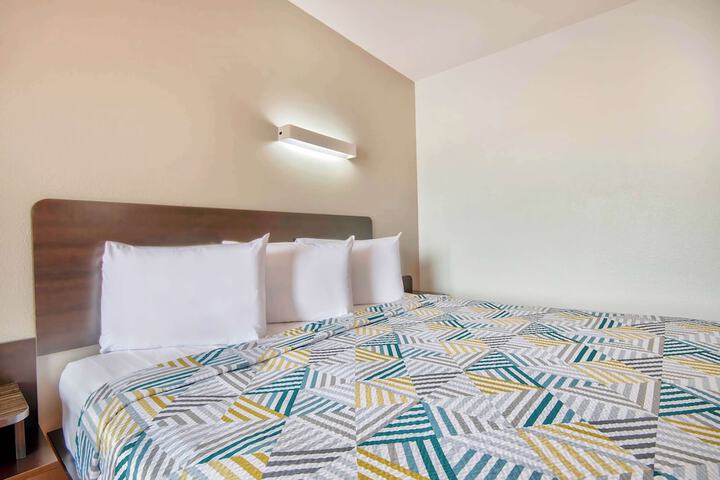 Room 19 of 25