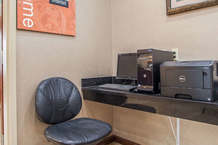 Business Center 40 of 40