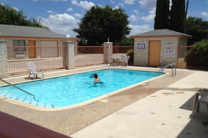 Pool 5 of 20