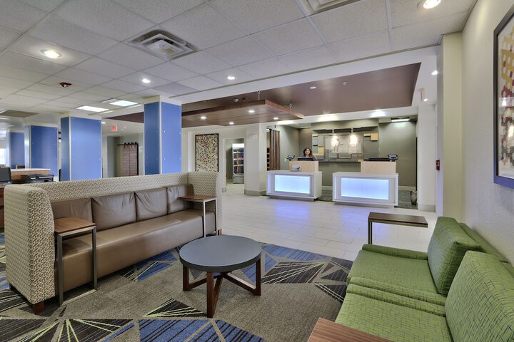 Holiday Express & Suites Portales by IHG