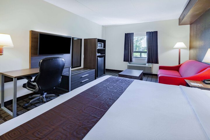 Room 18 of 31