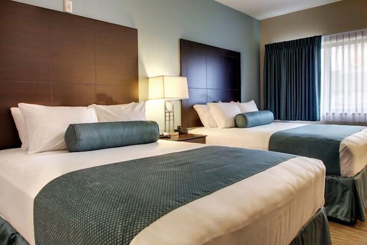 Room 32 of 59