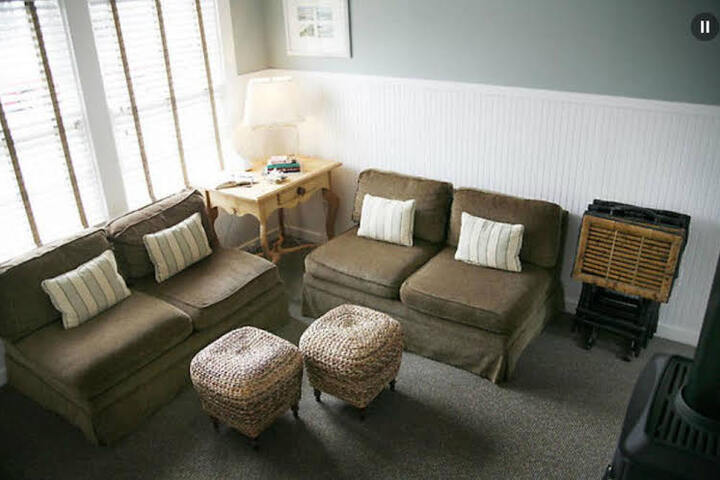 Room 5 of 12