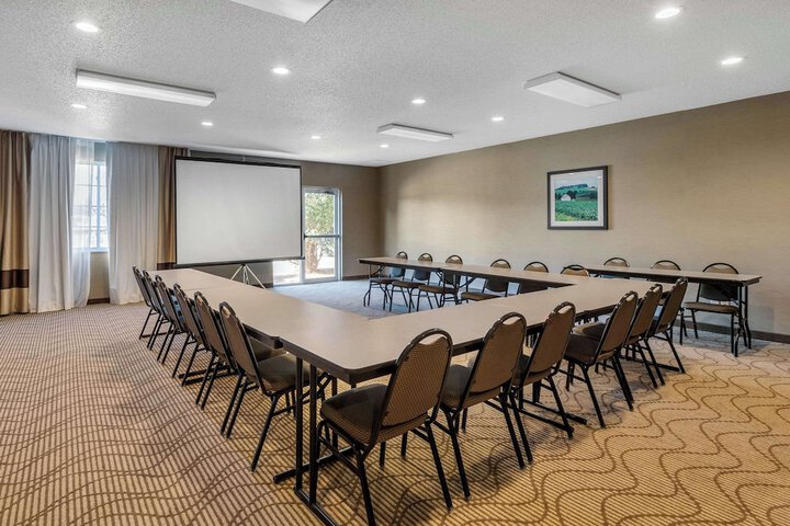 Comfort Suites Cedar Falls Industrial Park