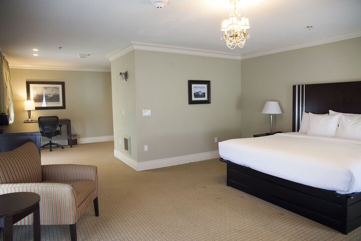 Room 27 of 32