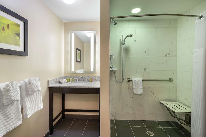 Doubletree by Hilton Cape Cod - Hyannis