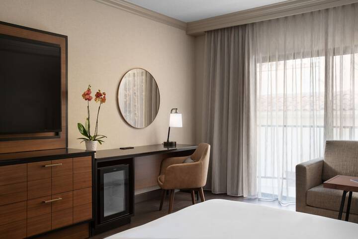 Room 15 of 63