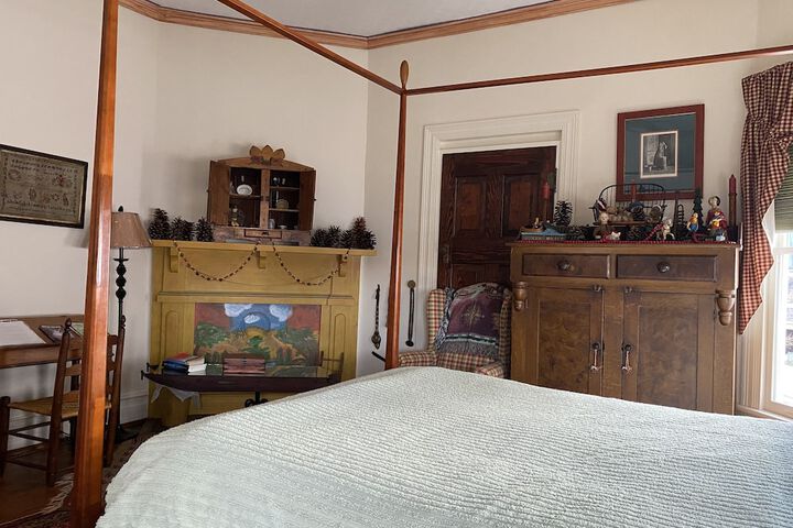 Room 35 of 69