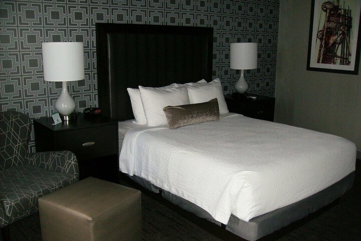 Best Western Plus Bradford Inn