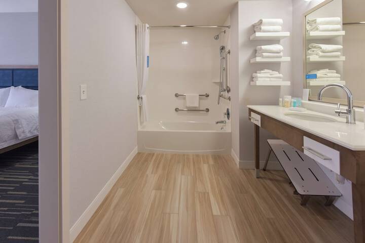 Hampton Inn & Suites Seattle / Redmond