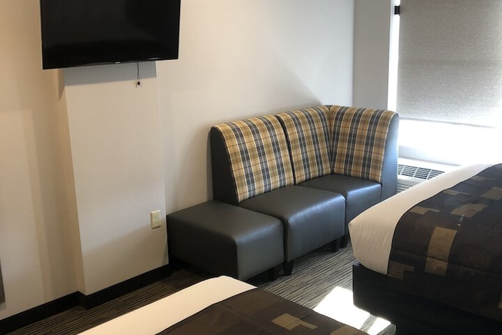 Room 43 of 61