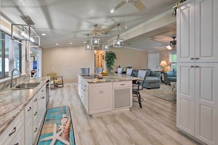Picturesque Retreat on St. Johns River + Docks