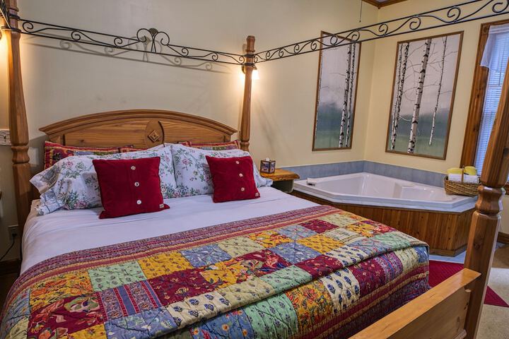 Rockwell Falls Inn and Wine Bar
