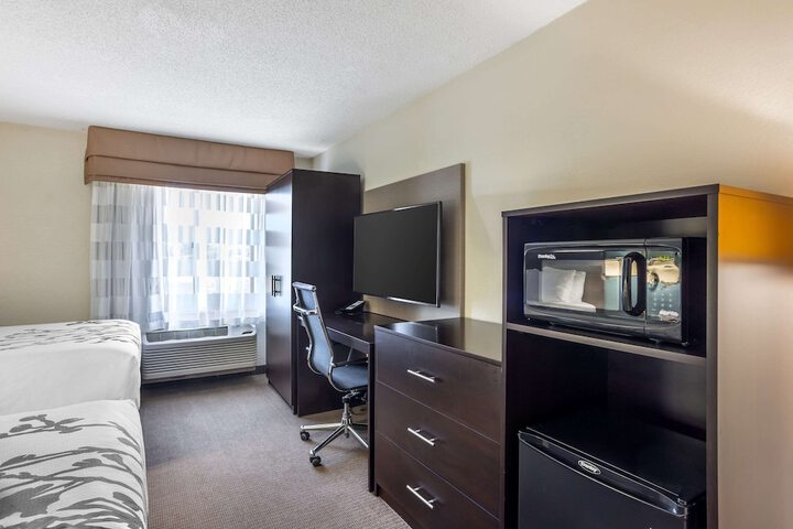 Room 13 of 24