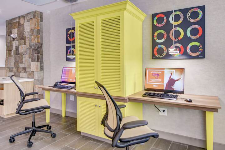 Business Center 41 of 41