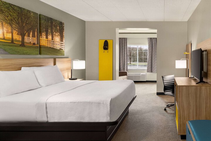 Room 34 of 49