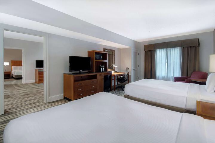 Room 44 of 82