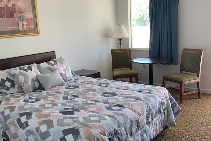 Room 10 of 19