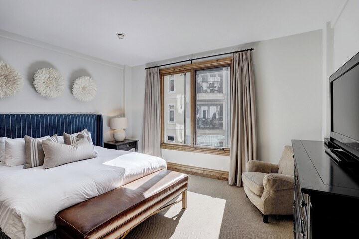 Room 177 of 450