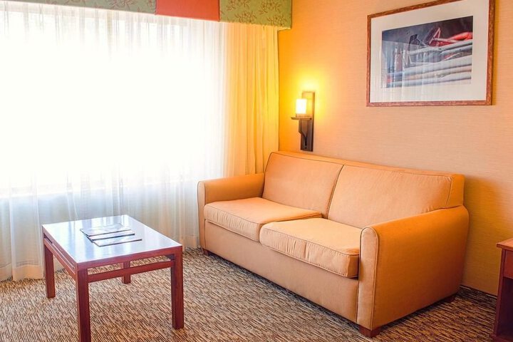 Mesa Golf Inn & Suites