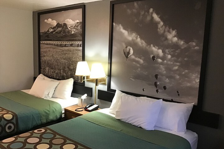 Room 10 of 38